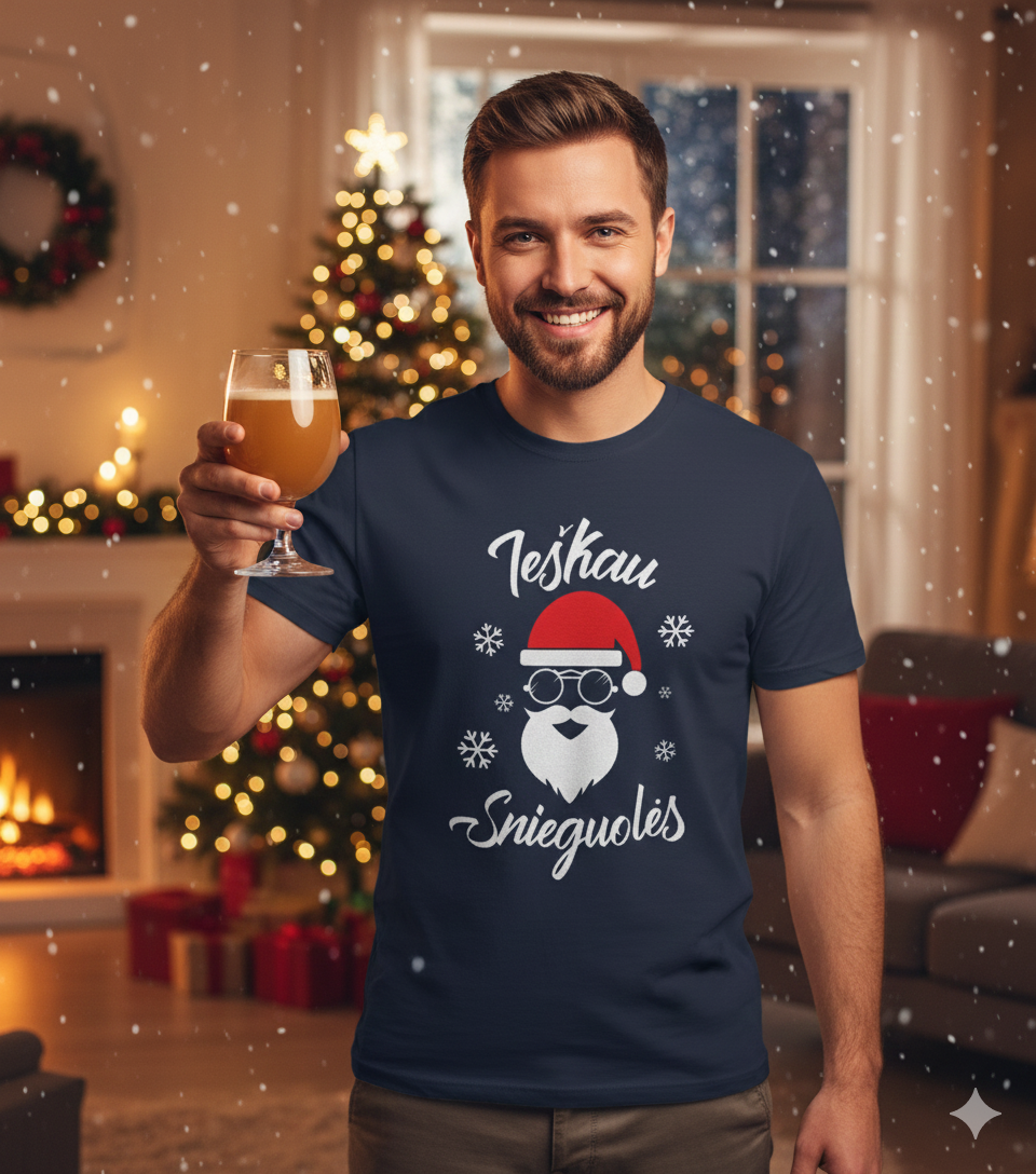 Marškinėliais su užrašu "Ieškau snieguolės"